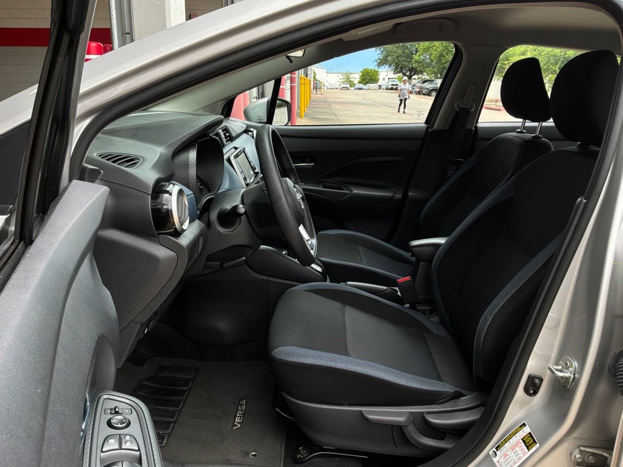 Used 2025 Nissan Versa SV FWD image 10