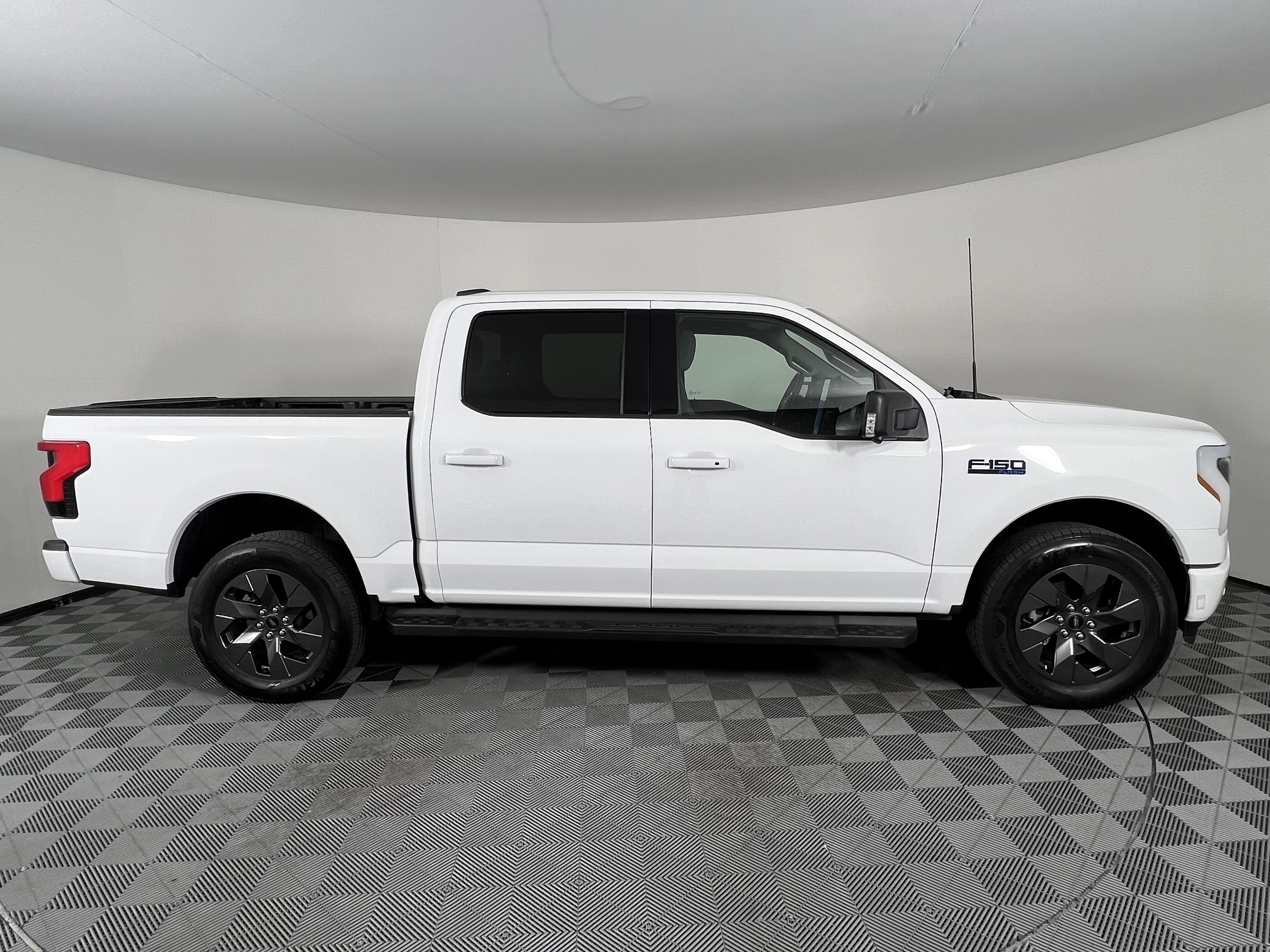 Used 2024 Ford F150 Lightning Flash image 13
