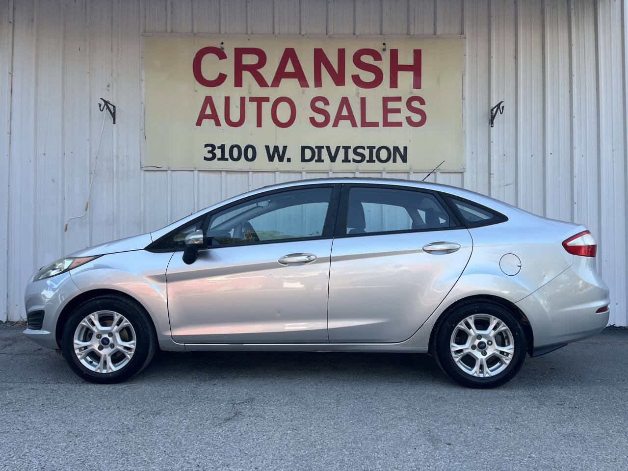 Used 2015 Ford Fiesta SE image 6