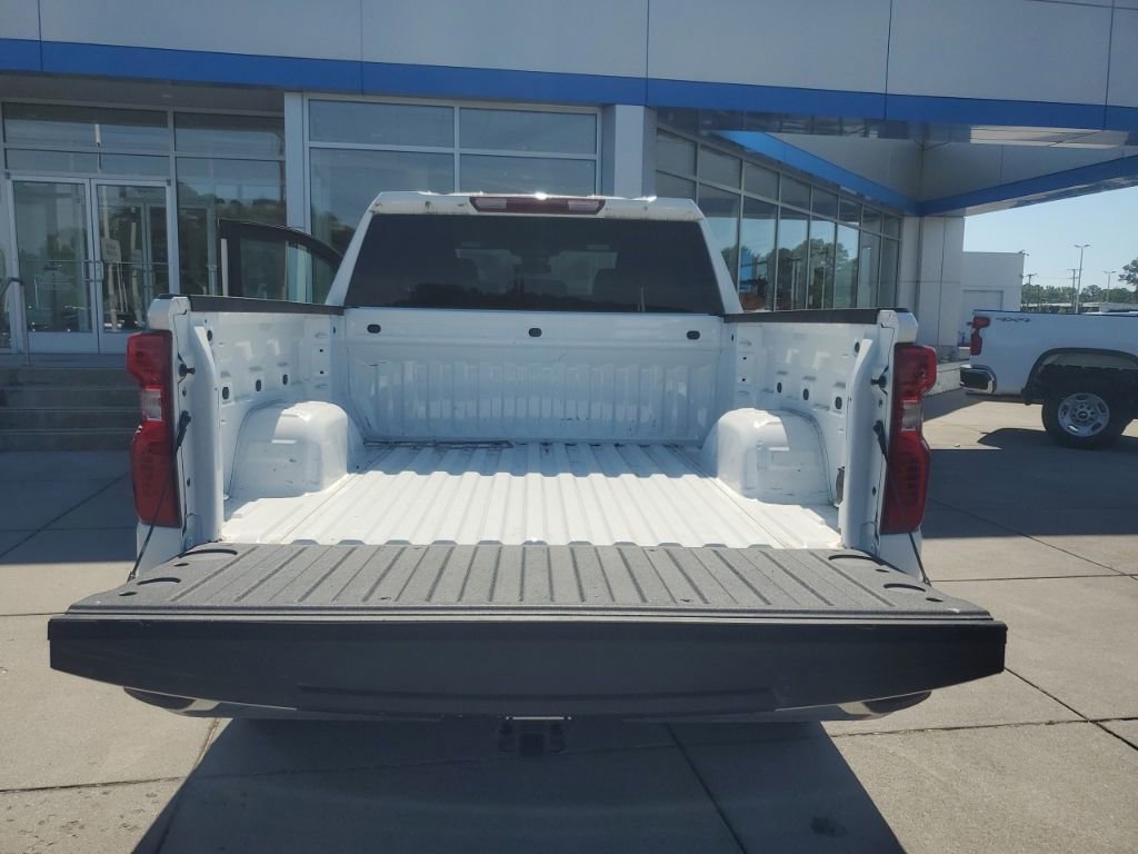 Used 2023 Chevrolet Silverado 1500 LT AWD/4WD image 16