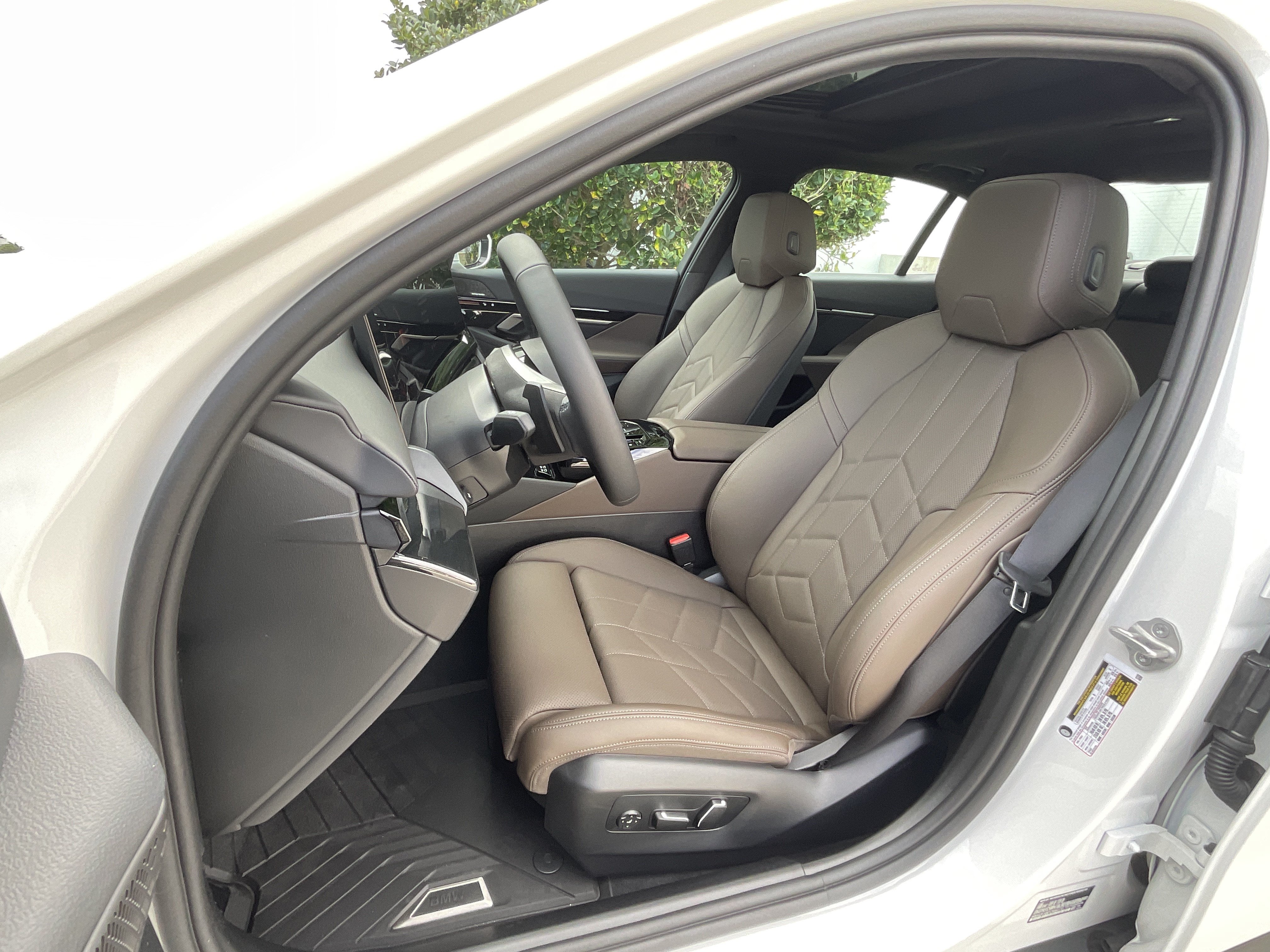 New 2026 BMW 530i w/ Premium Package RWD image 10