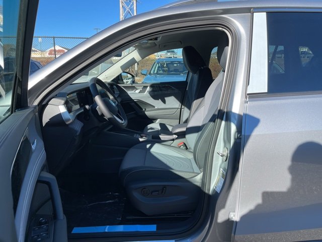 New 2026 Volkswagen Tiguan SE image 8