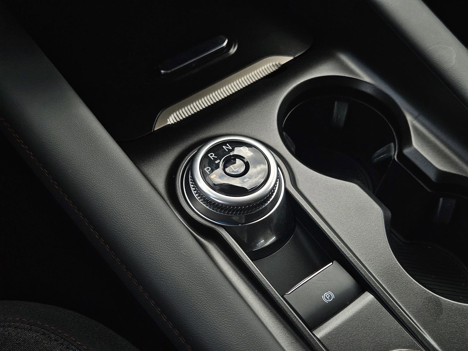 Used 2025 Ford Explorer Active image 24