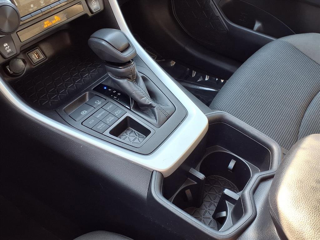Used 2024 Toyota RAV4 LE image 20