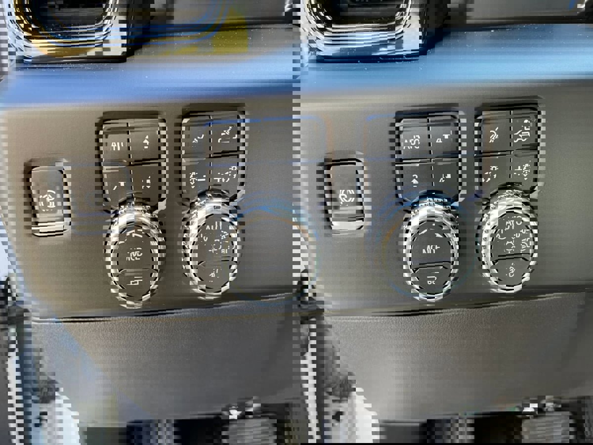 Used 2025 GMC Sierra 1500 AT4X image 14