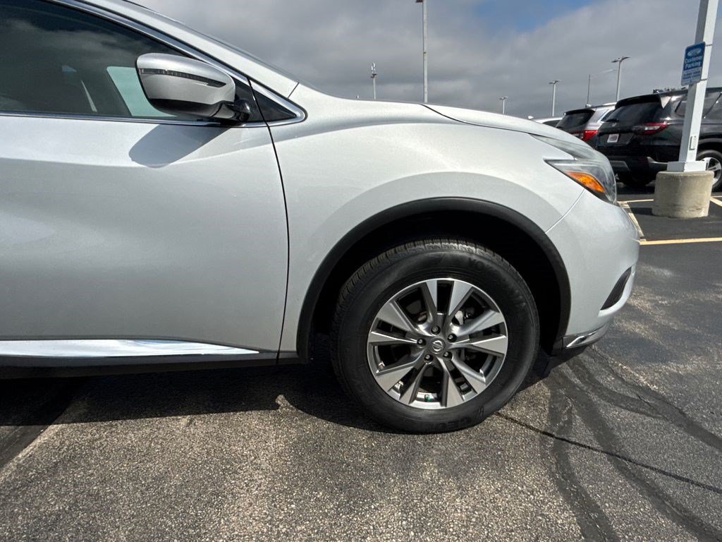Used 2018 Nissan Murano SV AWD/4WD image 15