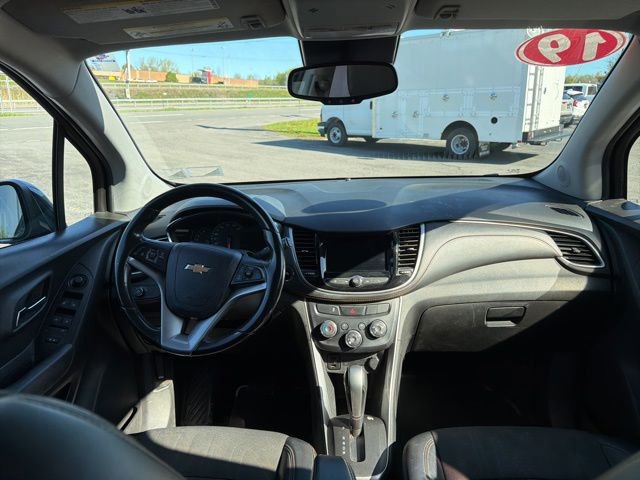 Used 2019 Chevrolet Trax LT w/ LT Convenience Package AWD/4WD image 14
