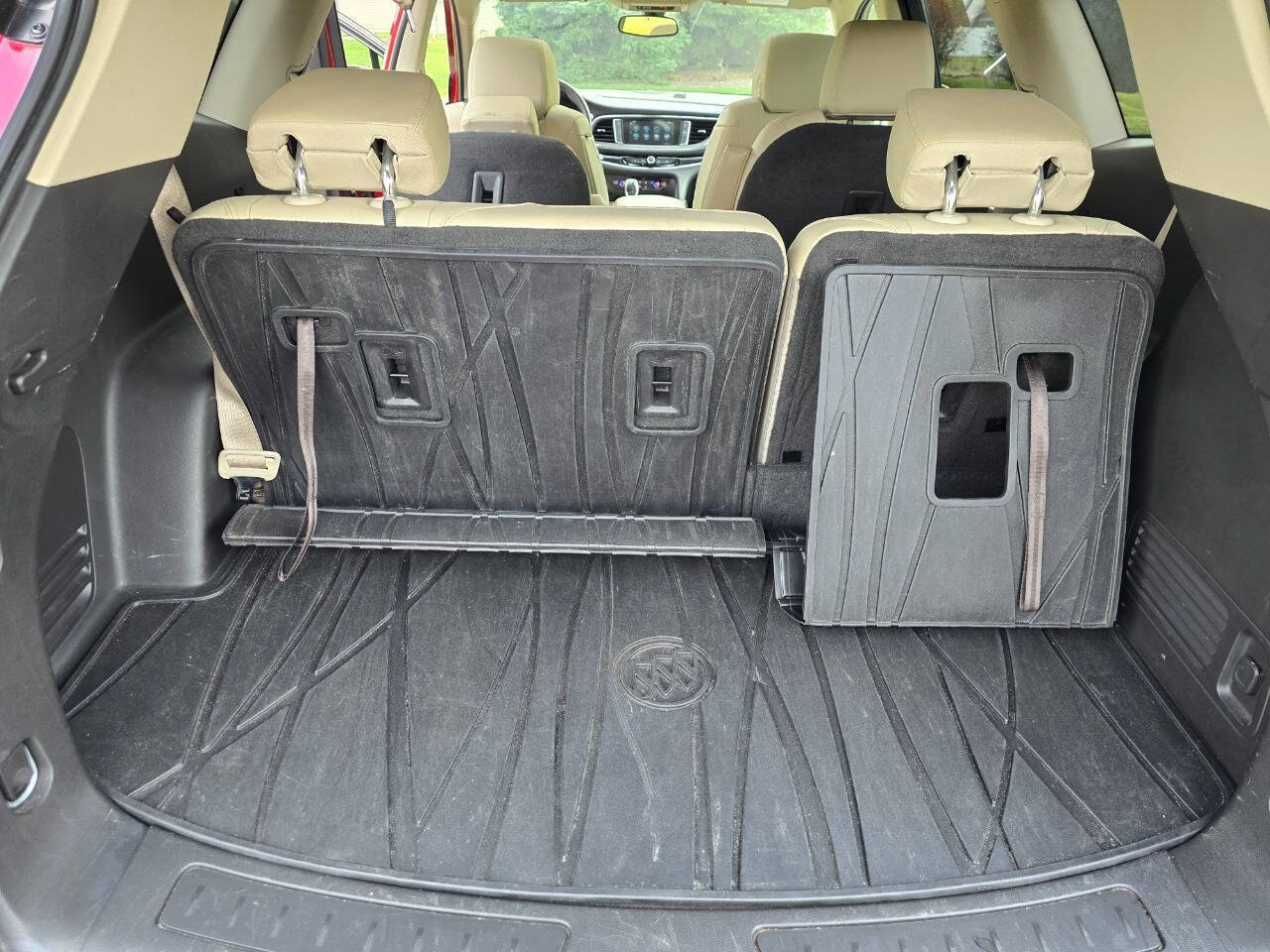 Used 2019 Buick Enclave Essence FWD image 11