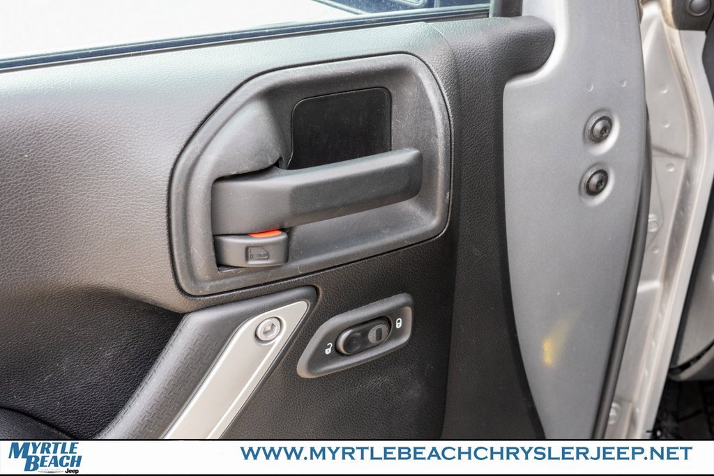 Used 2013 Jeep Wrangler Unlimited Sahara w/ Dual Top Group image 17