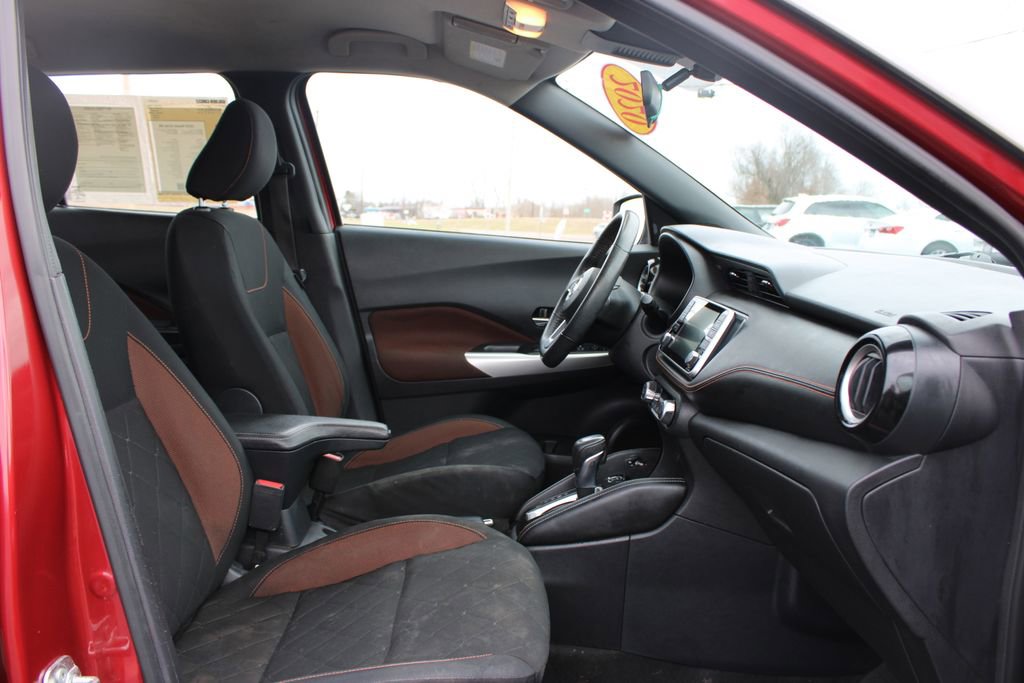 Used 2020 Nissan Kicks SR image 24