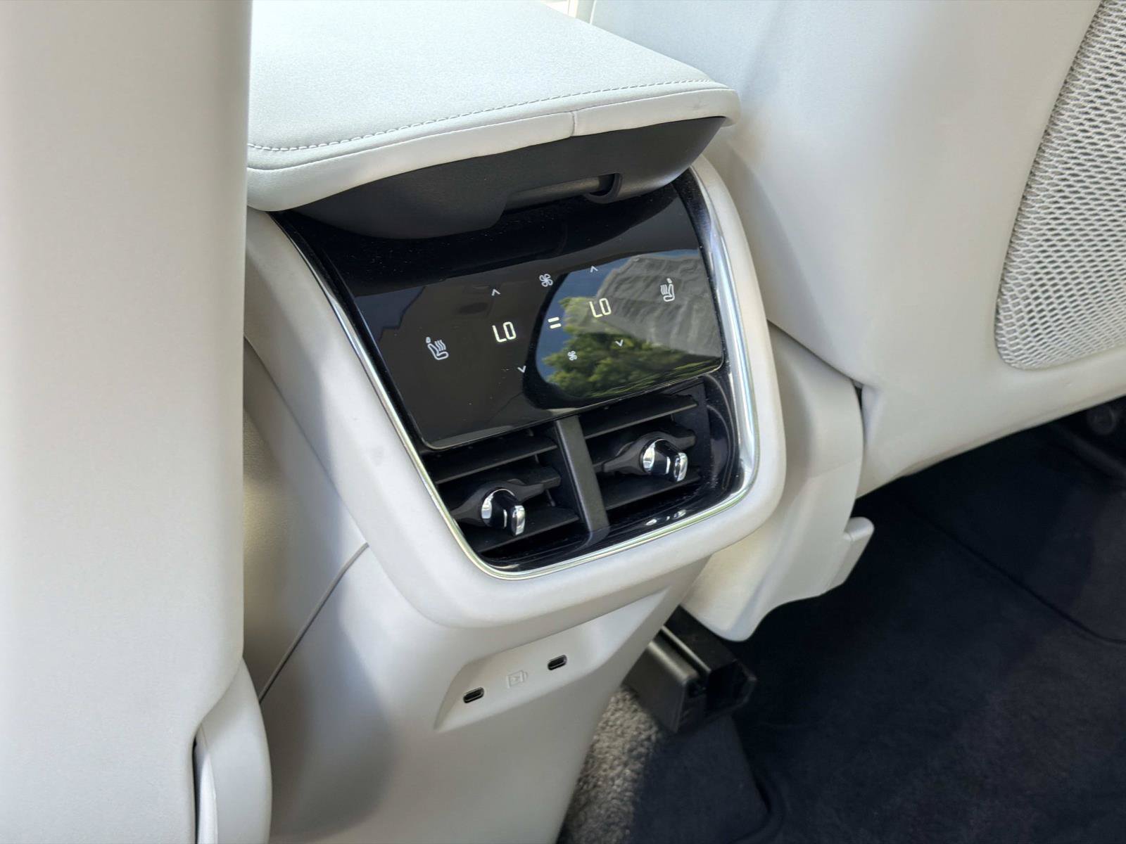 Certified 2025 Volvo EX90 Ultra AWD/4WD image 22
