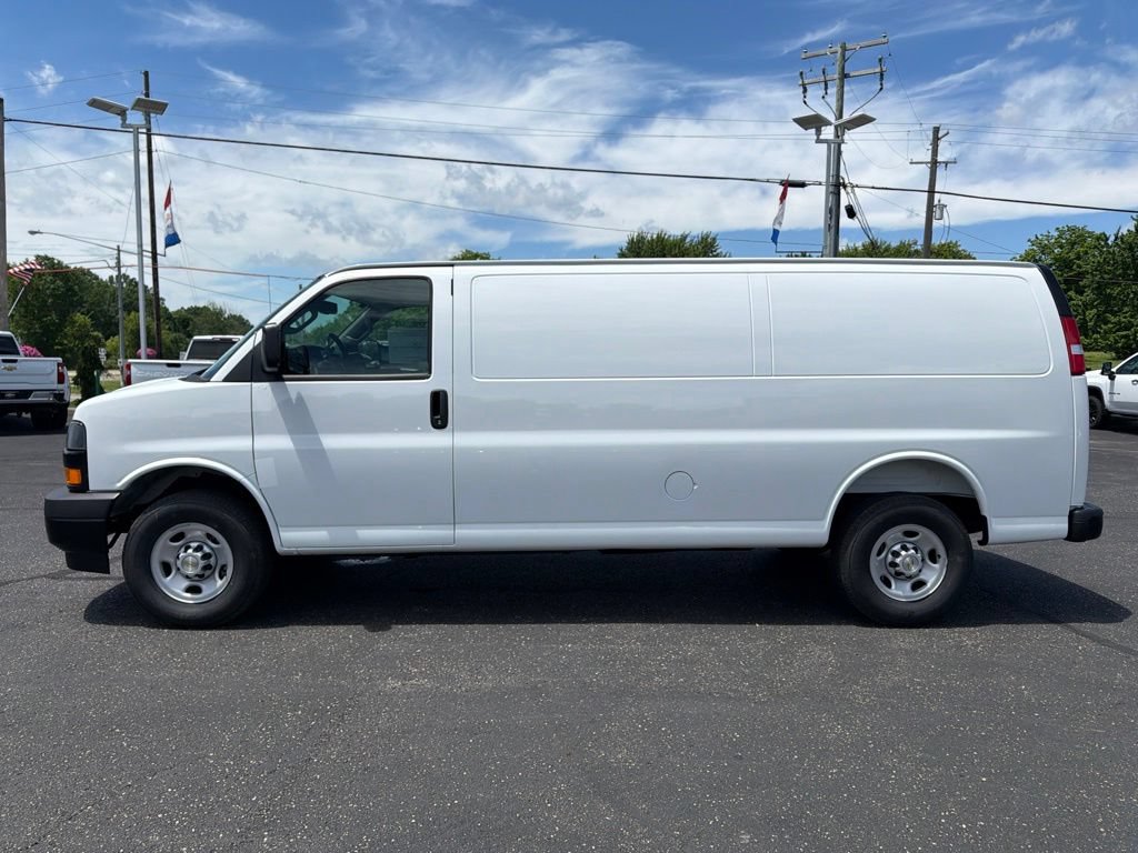 New 2026 Chevrolet Express 2500 Extended w/ Driver Convenience Package RWD image 21