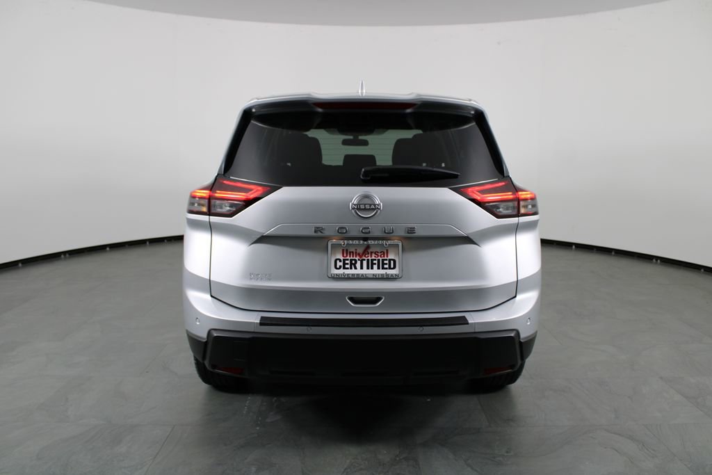 Certified 2025 Nissan Rogue SV image 7