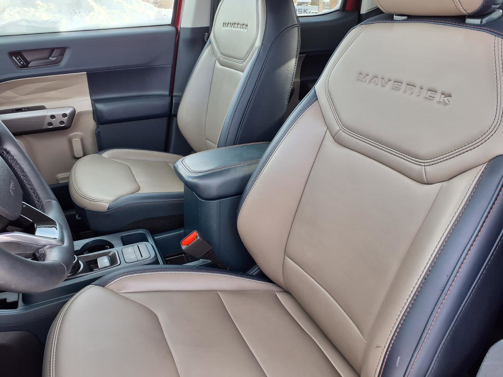 Certified 2025 Ford Maverick Lariat image 3