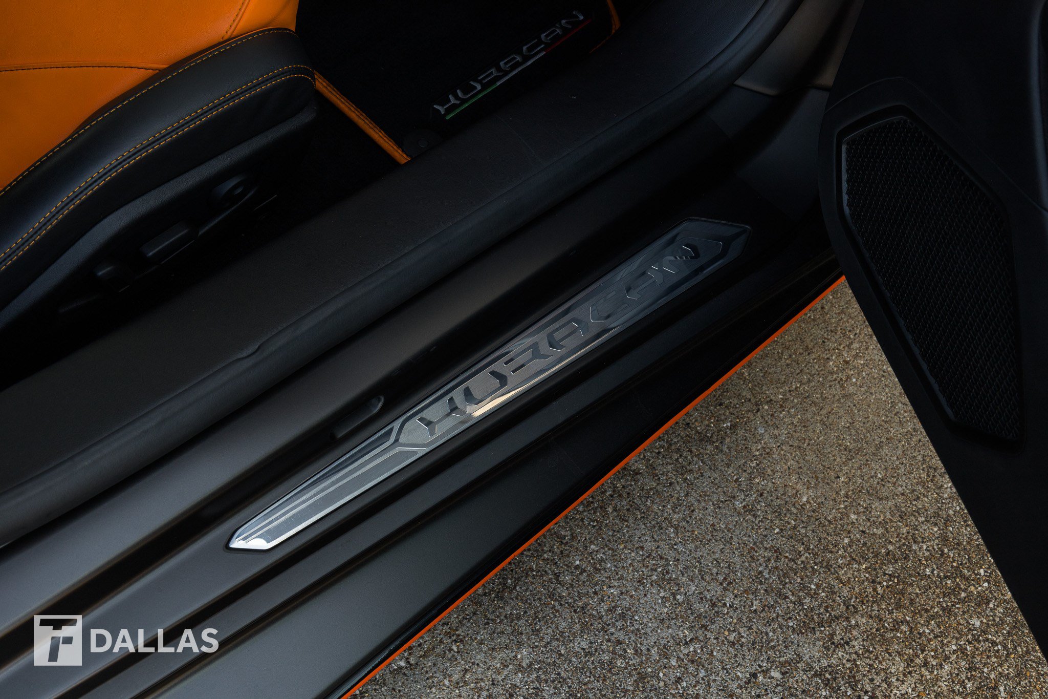 Used 2022 Lamborghini Huracan EVO RWD image 30
