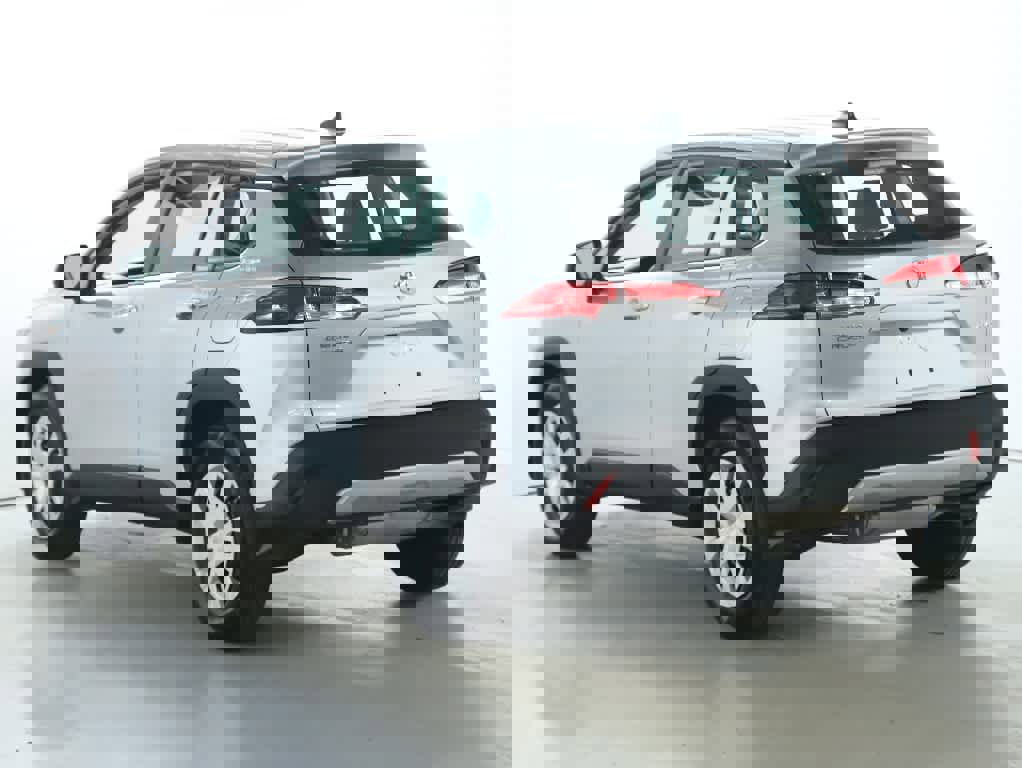 Used 2023 Toyota Corolla Cross L image 37