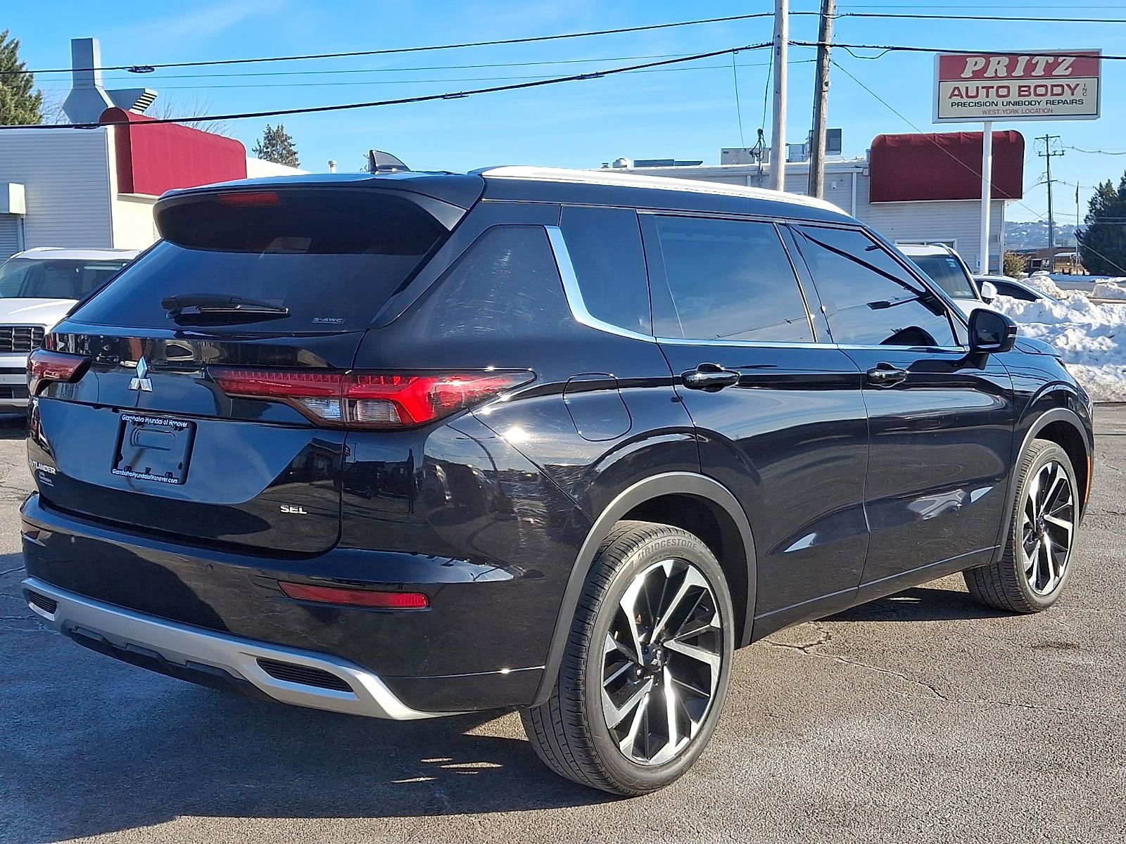 Used 2023 Mitsubishi Outlander SEL Black Edition image 6