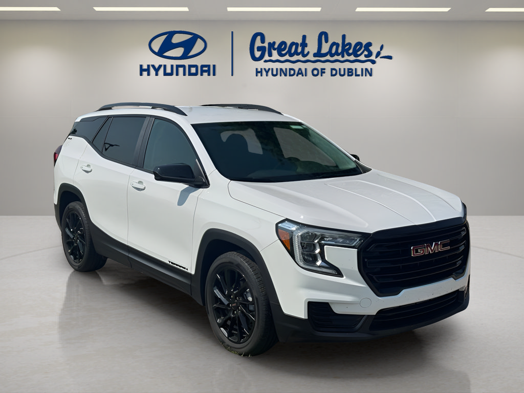 Used 2024 GMC Terrain SLE w/ Elevation Edition FWD image 7