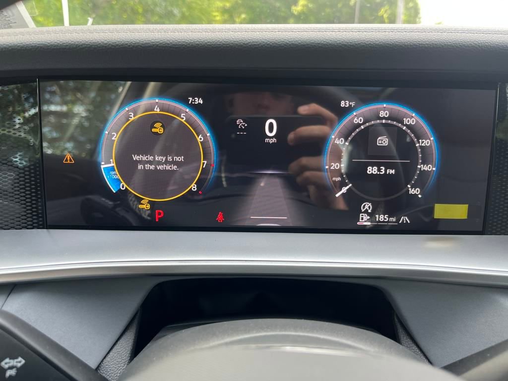 New 2025 Volkswagen Tiguan SE image 10