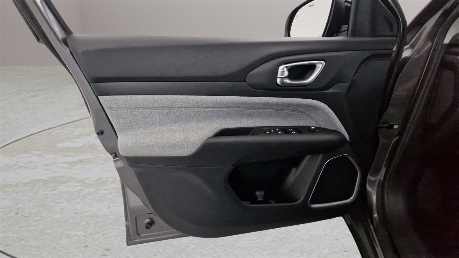 Used 2022 Jeep Compass Latitude image 27