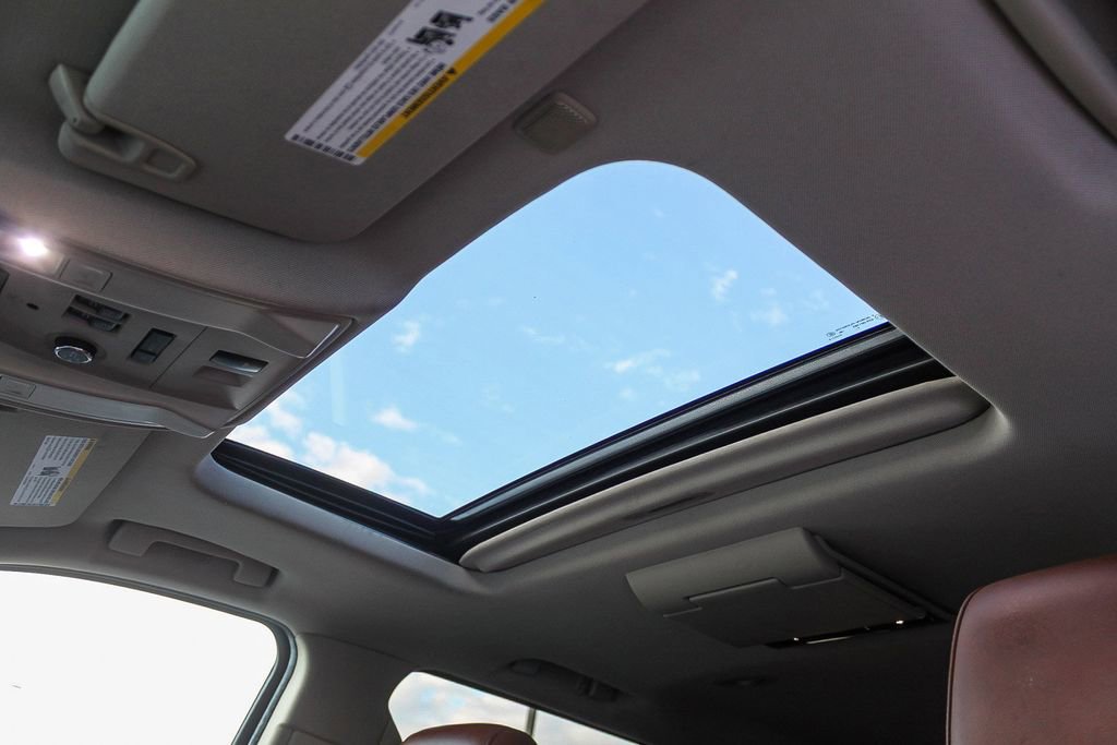 Used 2015 Cadillac Escalade Premium image 33