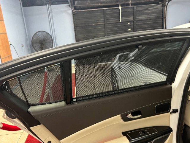 Used 2016 Kia K900 Luxury image 16