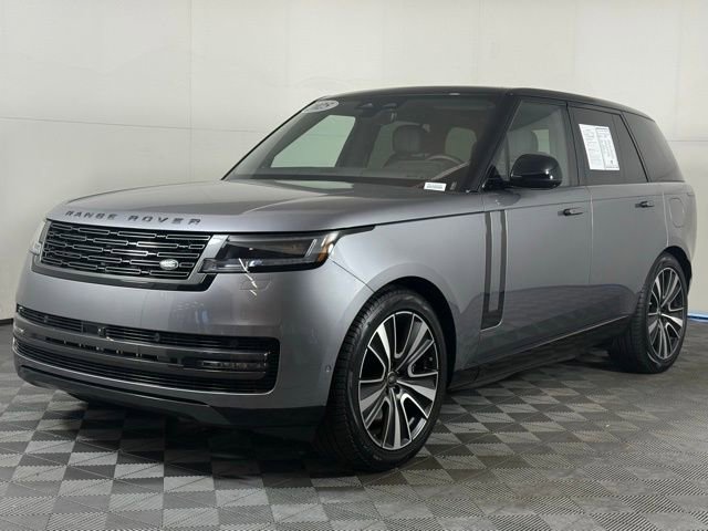 Used 2025 Land Rover Range Rover SE image 2