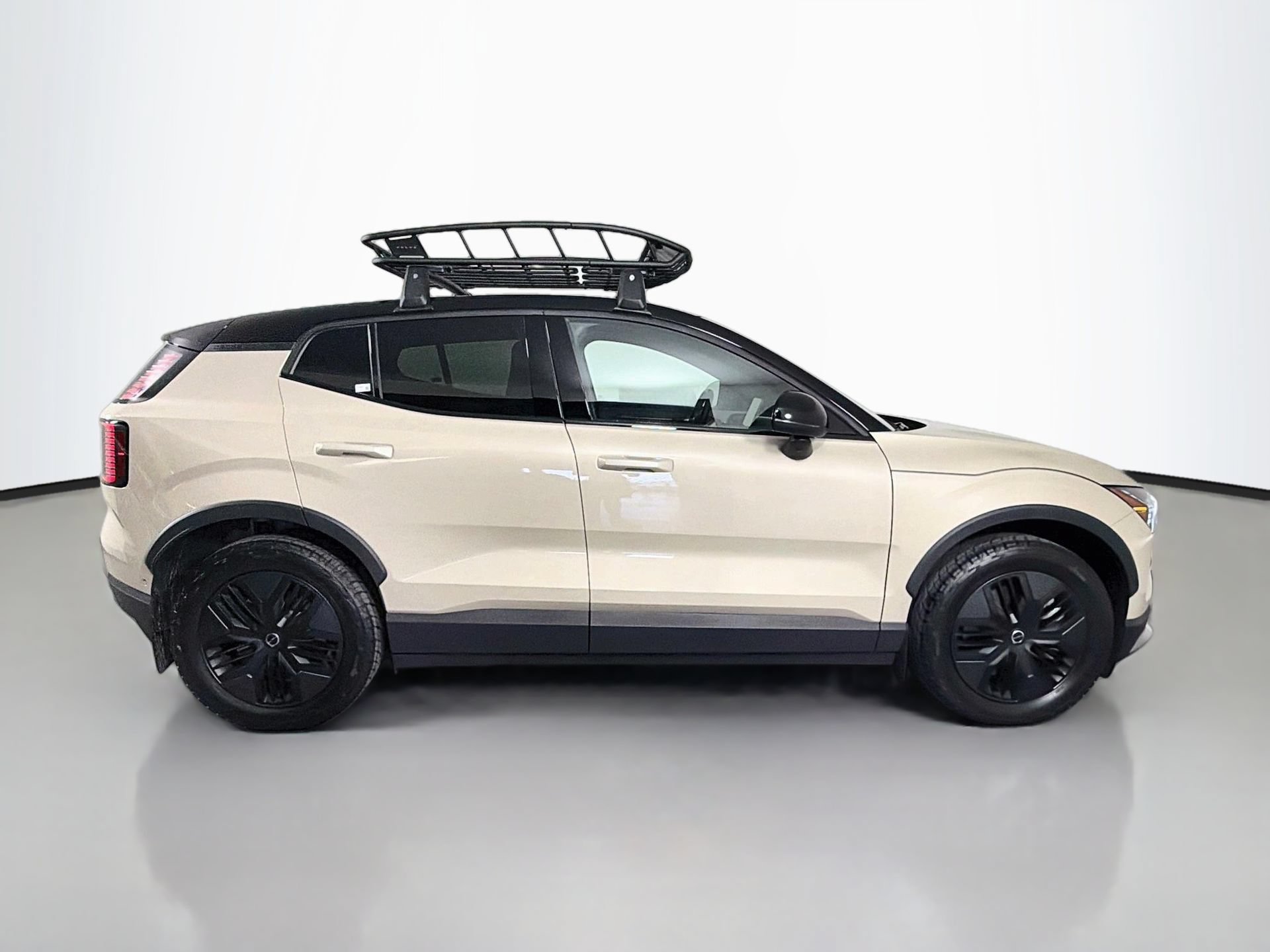 Certified 2026 Volvo EX30 Cross Country Ultra AWD/4WD image 5