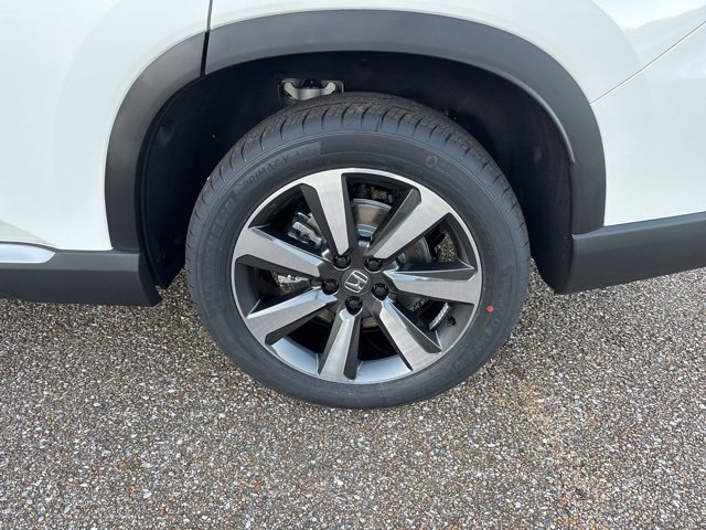 New 2025 Honda Pilot Touring image 9