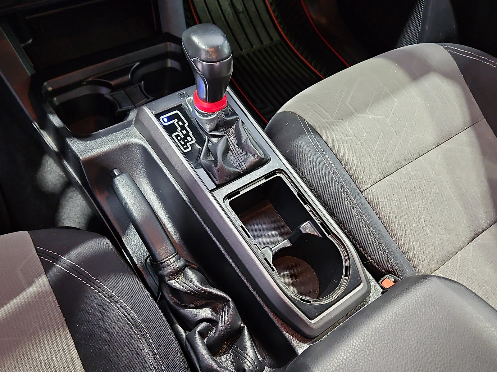 Used 2020 Toyota Tacoma TRD Off-Road image 15