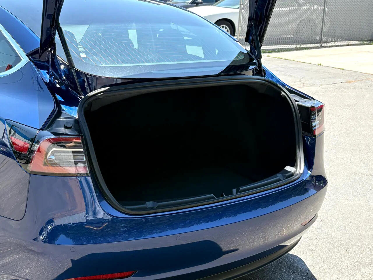 Used 2019 Tesla Model 3 Long Range image 34