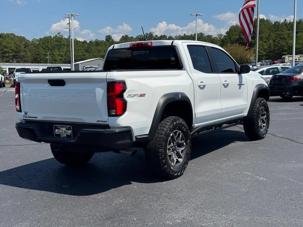 Used 2025 Chevrolet Colorado ZR2 AWD/4WD image 3