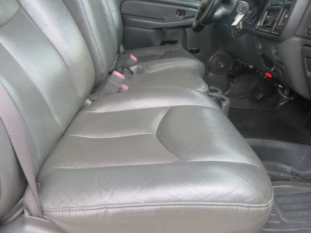 Used 2006 Chevrolet Silverado 2500 2WD Crew Cab image 34