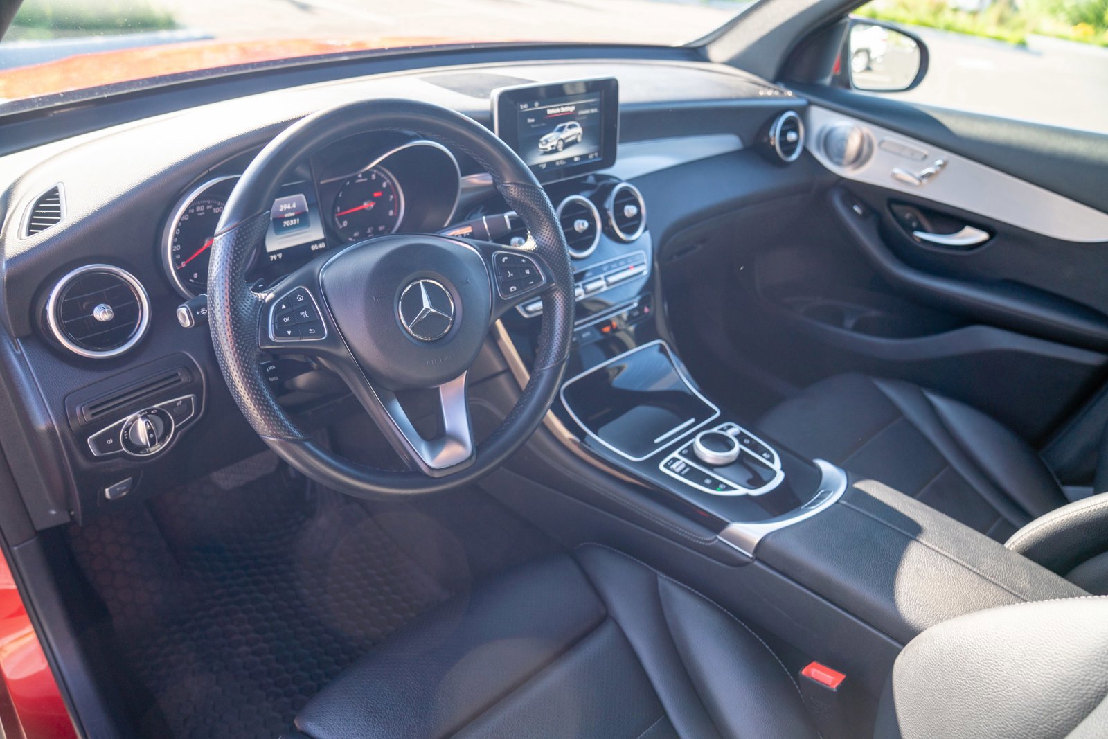 Used 2017 Mercedes-Benz GLC 300 image 4