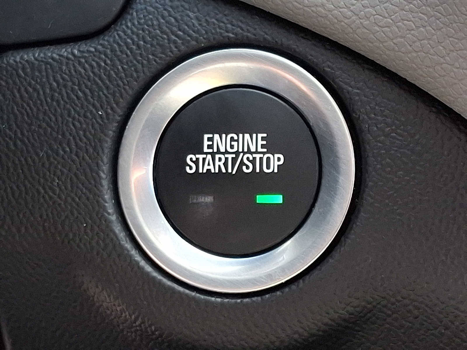 Used 2019 Chevrolet Equinox LS AWD/4WD image 24