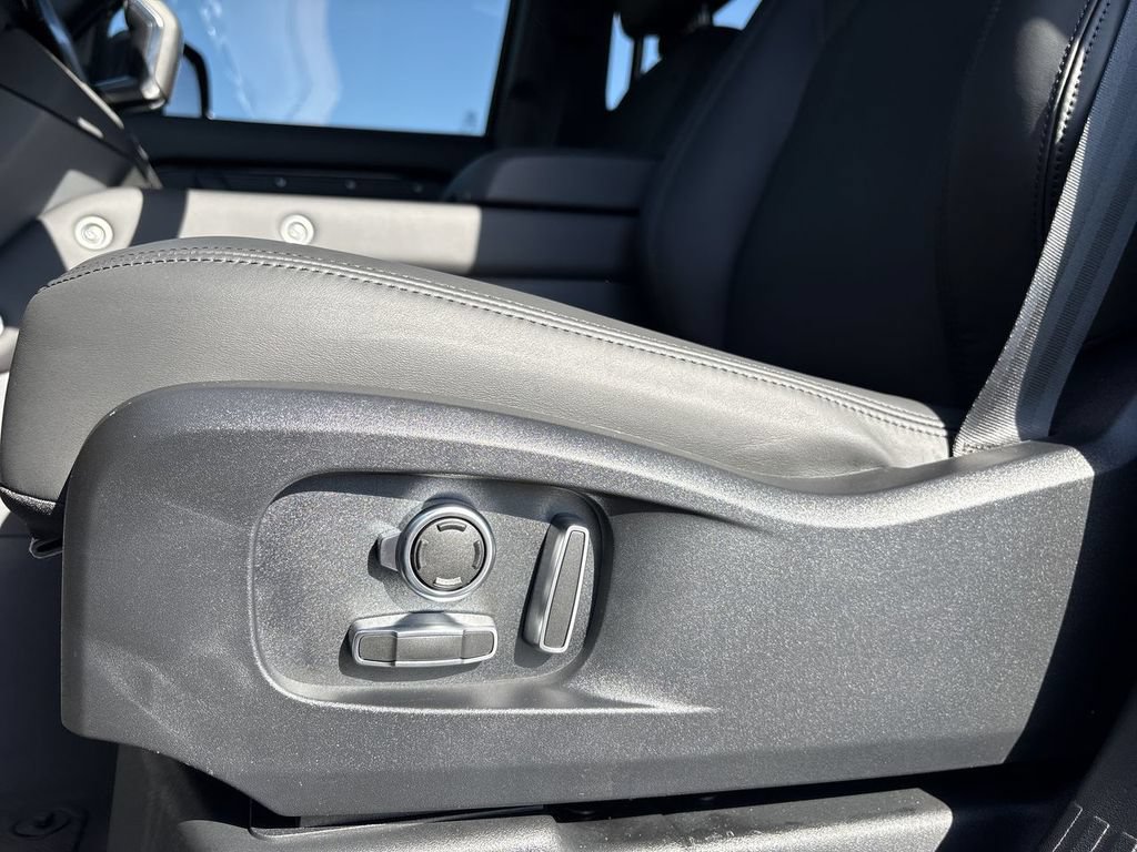 New 2026 Land Rover Defender 130 X-Dynamic SE AWD/4WD image 20