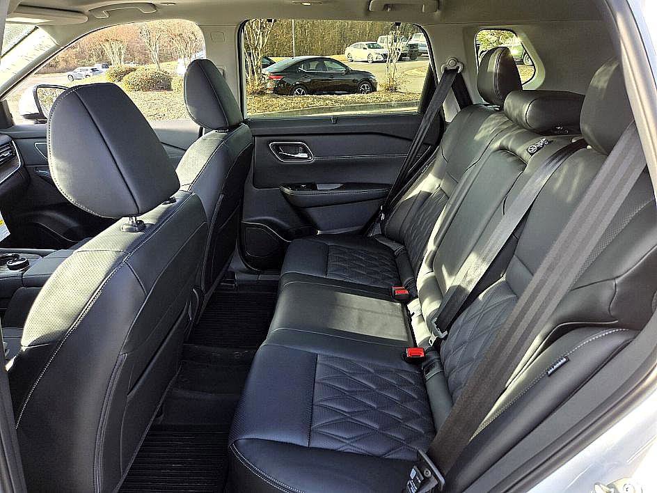 New 2026 Nissan Rogue Platinum image 12