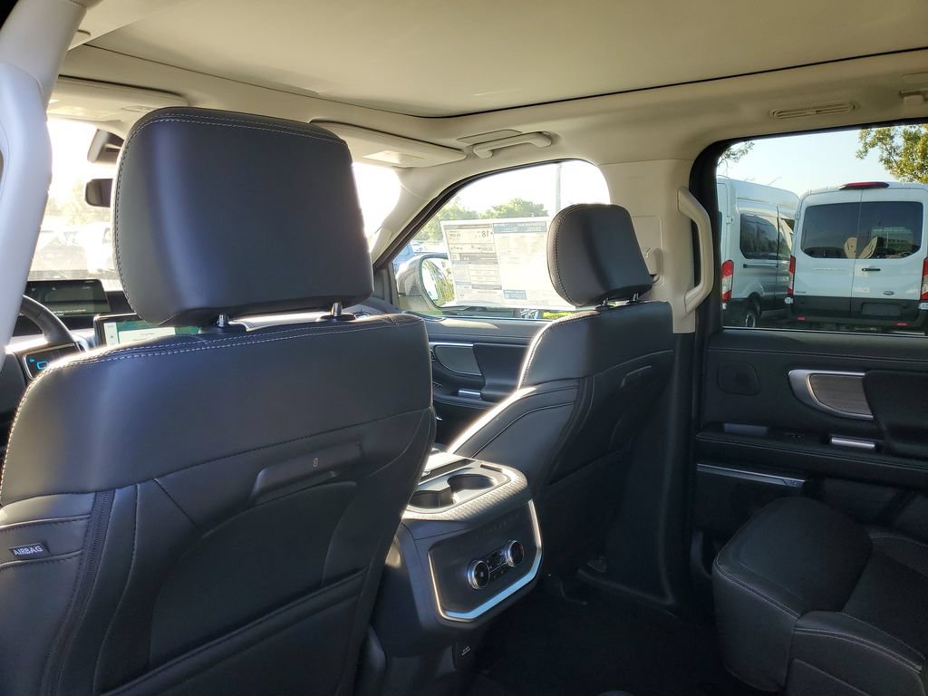 New 2025 Ford Expedition Max Platinum w/ Driver's Package AWD/4WD image 25