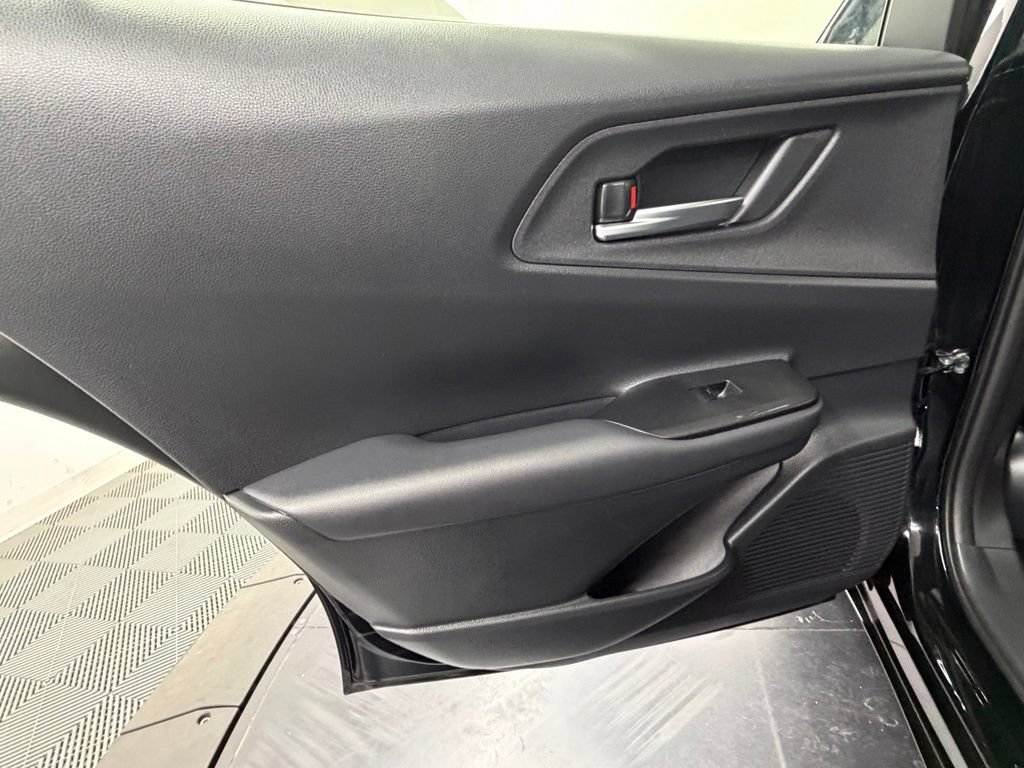 Used 2025 Toyota Prius Plug-In Hybrid FWD image 25