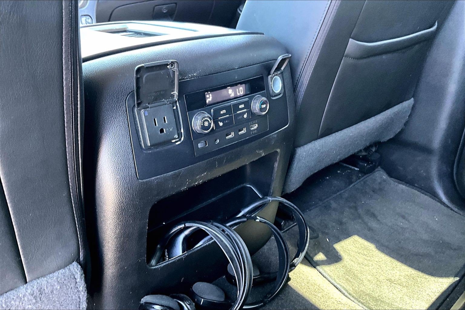 Used 2018 GMC Yukon XL Denali w/ Open Road Package RWD image 23