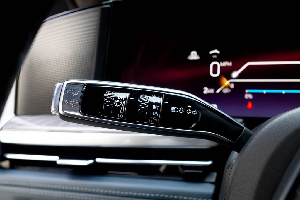 Used 2025 Cadillac Escalade IQ Luxury 2 w/ LPO, Premium Carpet Package AWD/4WD image 29