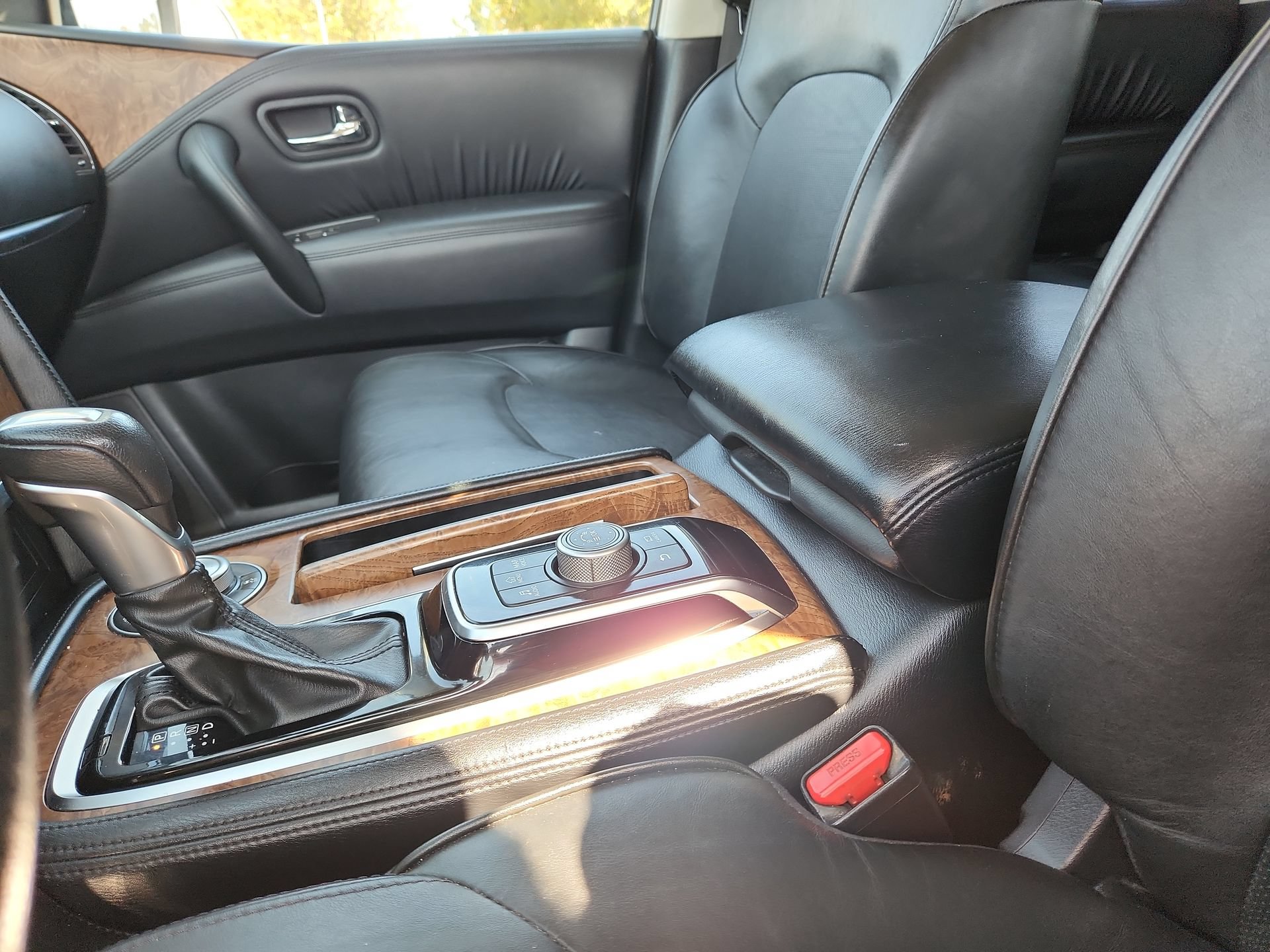 Used 2021 Nissan Armada SL w/ Captain's Chairs Package AWD/4WD image 23