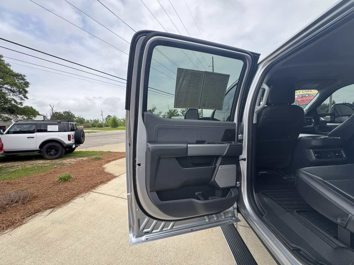 Used 2024 Ford F350 Lariat w/ Lariat Ultimate Package AWD/4WD image 38