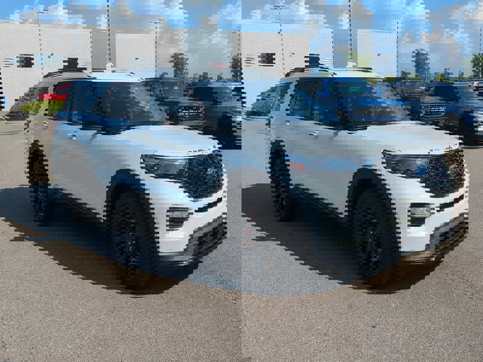 Used 2022 Ford Explorer ST w/ Equipment Group 401A image 2