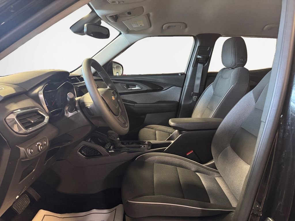 Used 2023 Chevrolet TrailBlazer LT w/ Convenience Package image 12