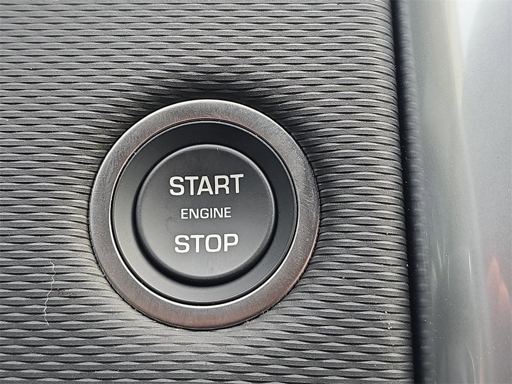 New 2025 Land Rover Discovery Dynamic SE image 27