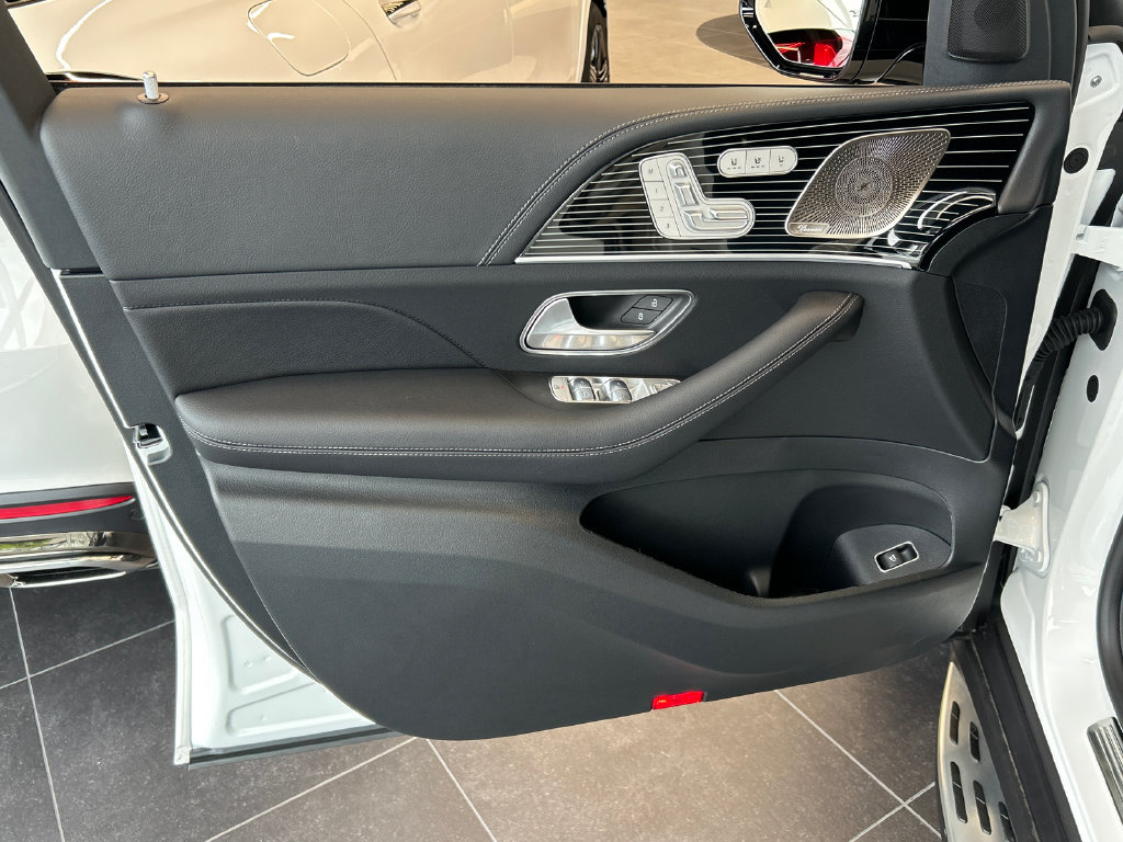 New 2027 Mercedes-Benz GLS 450 4MATIC image 4