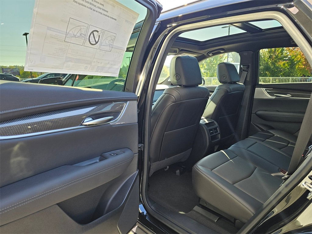New 2025 Cadillac XT5 Sportv w/ LPO, Floor Liner Package image 18