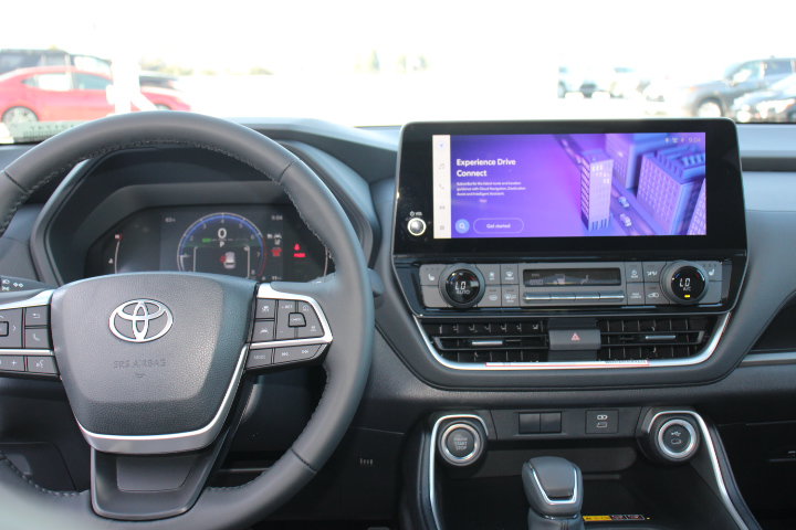 New 2026 Toyota Grand Highlander XLE FWD image 16