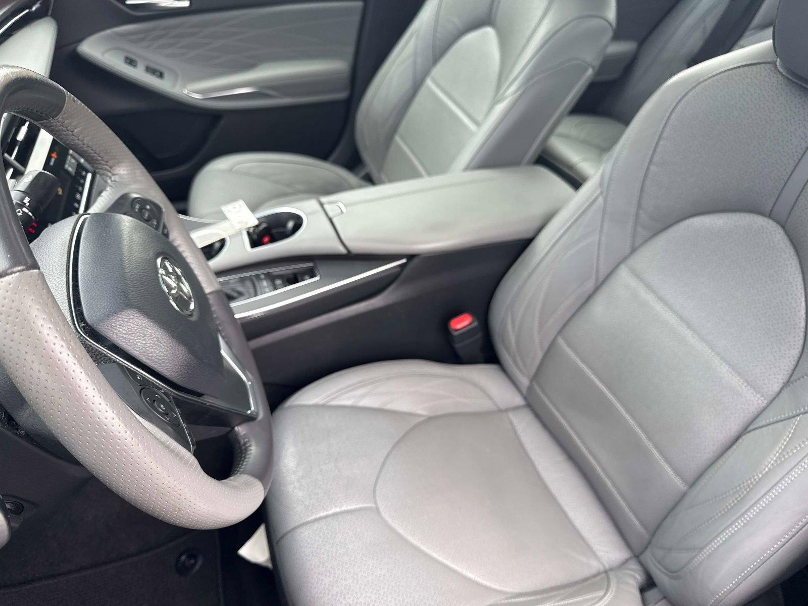 Used 2020 Toyota Avalon Limited image 20